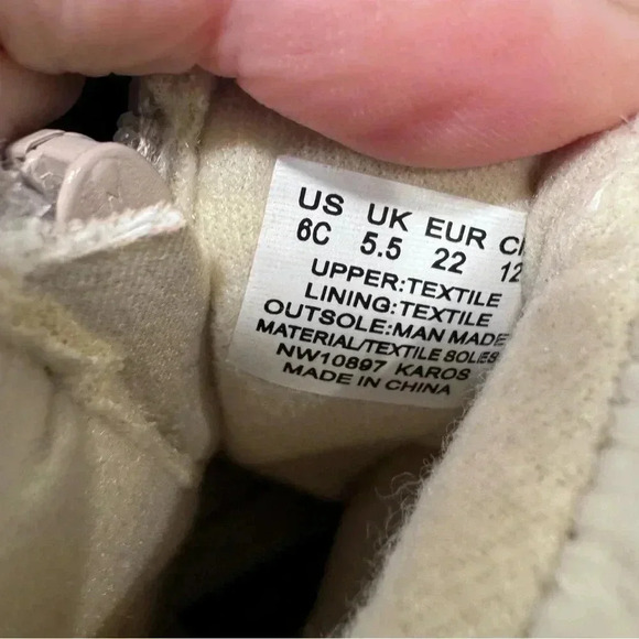 US Polo Assn Winter Boots Girls Winter White Faux Fur Pom Poms BRAND NEW Sz 6 - Picture 3 of 10